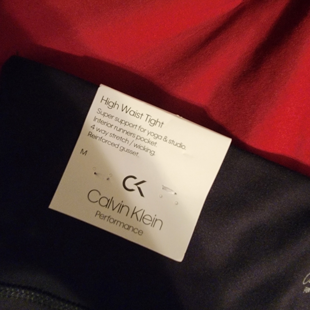 Calvin Klein - Picture 3 of 5